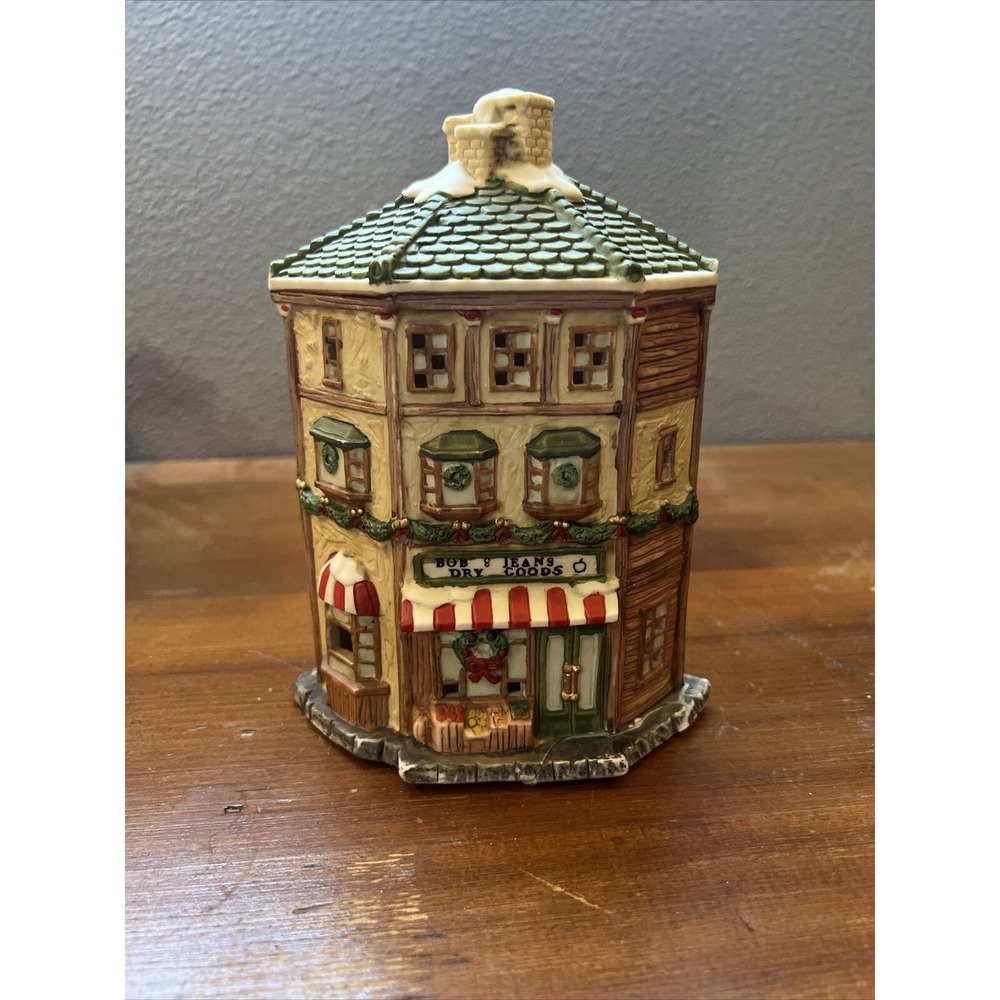 1998 MERCURIES USA BOB & JEANS DRY GOODS 7 1/4" CHRISTMAS VILLAGE STORE *repair*